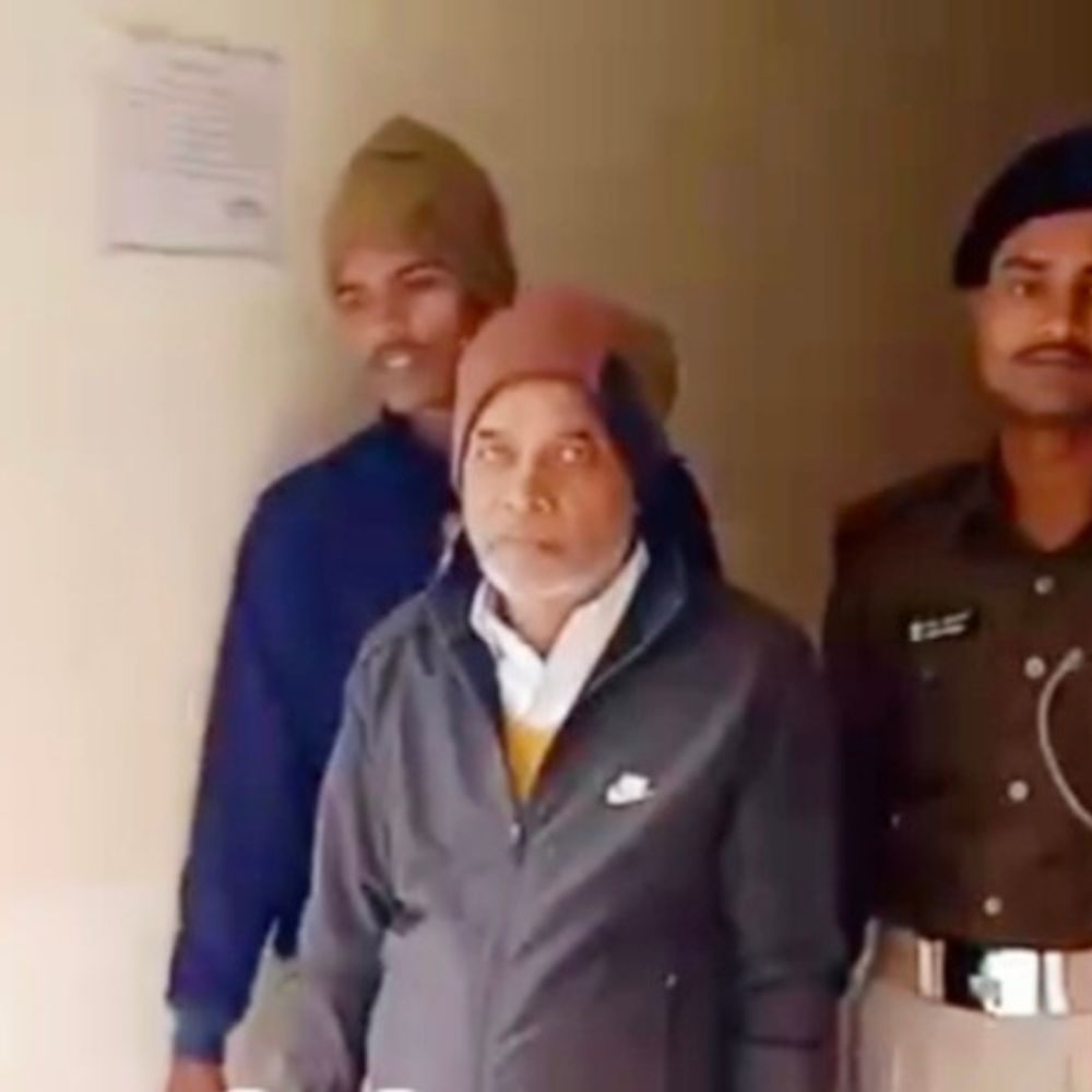 शेखपुरा में मकान से 215 विदेशी केन बीयर बरामद:उत्पाद पुलिस ने मकान मालिक को किया अरेस्ट