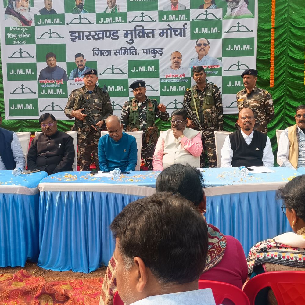 रेलवे ने नहीं मानी मांग तो कोयला लोडिंग होगी ठप:पाकुड़ में झामुमो ने पत्थर लोडिंग बंद को दिया समर्थन, पांचवें दिन भी पत्थर ढुलाई रही बंद