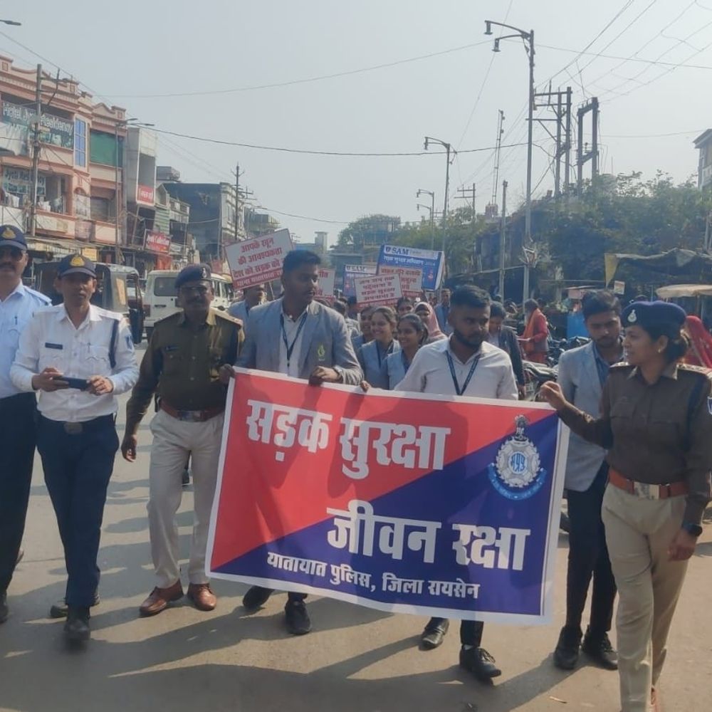 रायसेन में हेलमेट लापरवाही से 15 दिन में 5 मौतें:सड़क सुरक्षा माह के बावजूद बाइक हादसों में सिर की चोटें बनी कारण