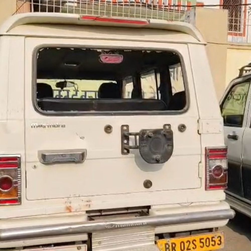 जहानाबाद में शराब छापेमारी में उत्पाद टीम पर हमला:6 पुलिसकर्मी घायल, ईंट-पत्थरबाजी में वाहन क्षतिग्रस्त, दो शराब कारोबारी गिरफ्तार