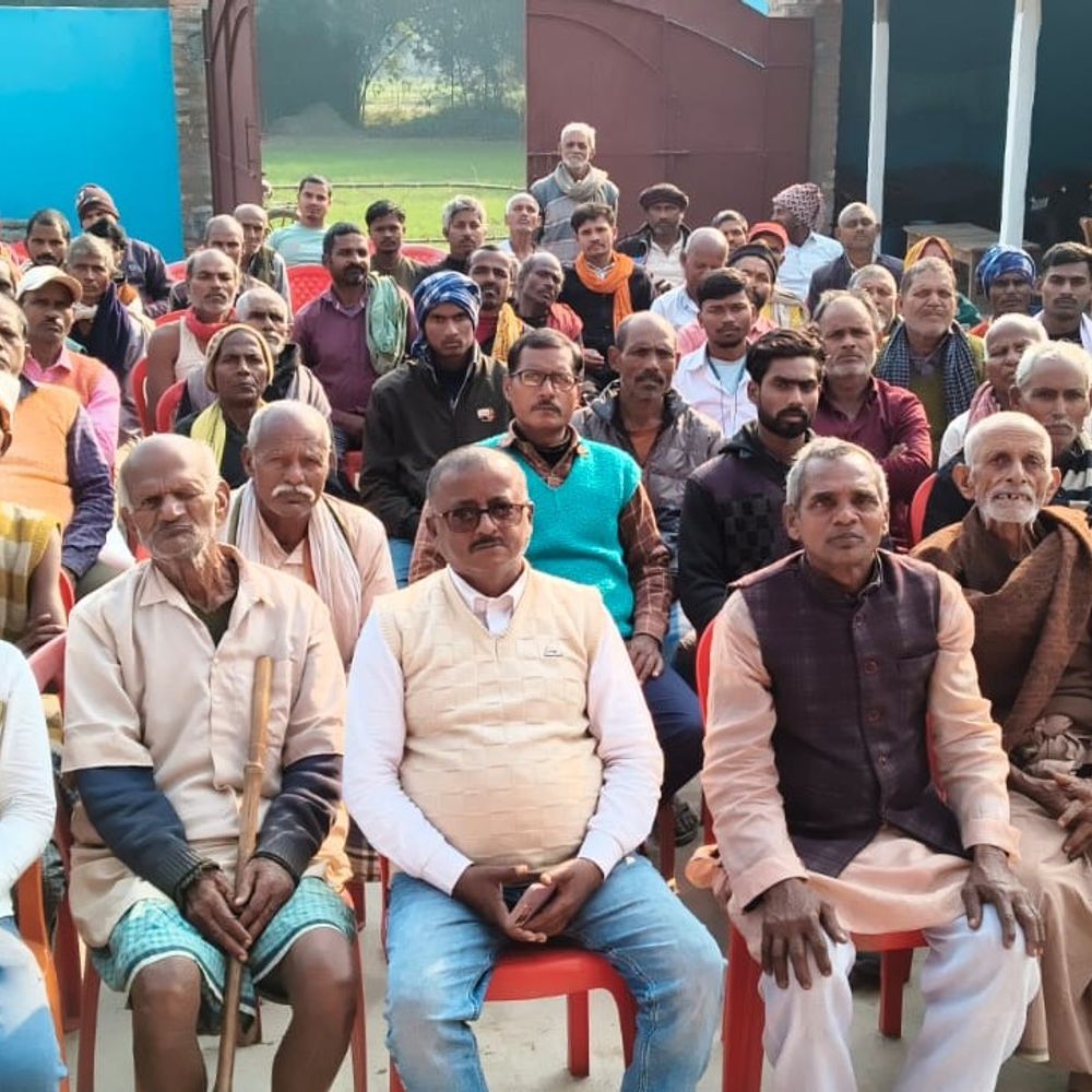 मधेपुरा में बियाडा के जमीन अधिग्रहण का विरोध:किसानों ने DM को सौंपा ज्ञापन, आंदोलन की दी चेतावनी