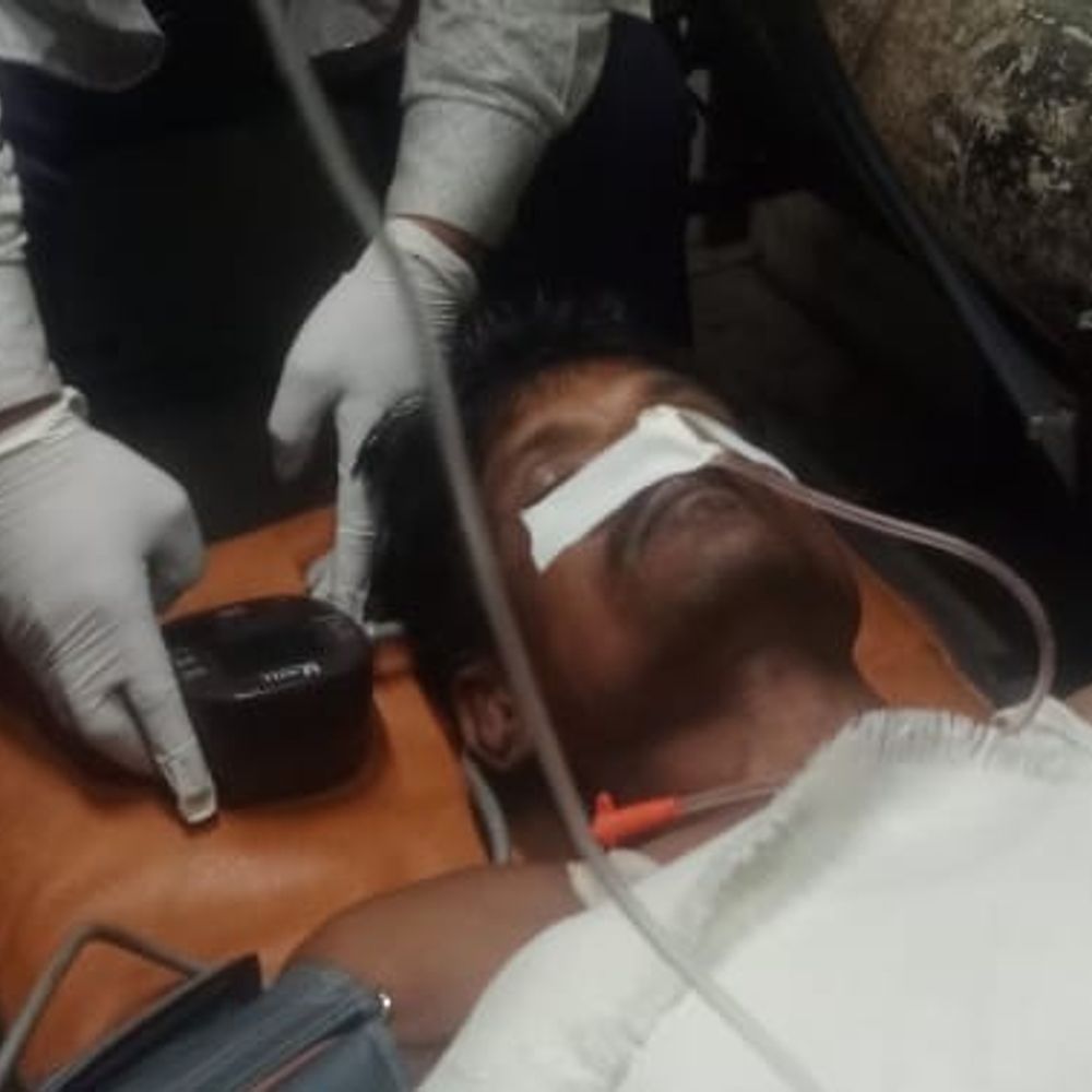 देवरिया में 108 एंबुलेंस ने 25 मिनट में बचाई जान:15 किमी दूरी तय कर मरीज गोरखपुर मेडिकल कॉलेज रेफर