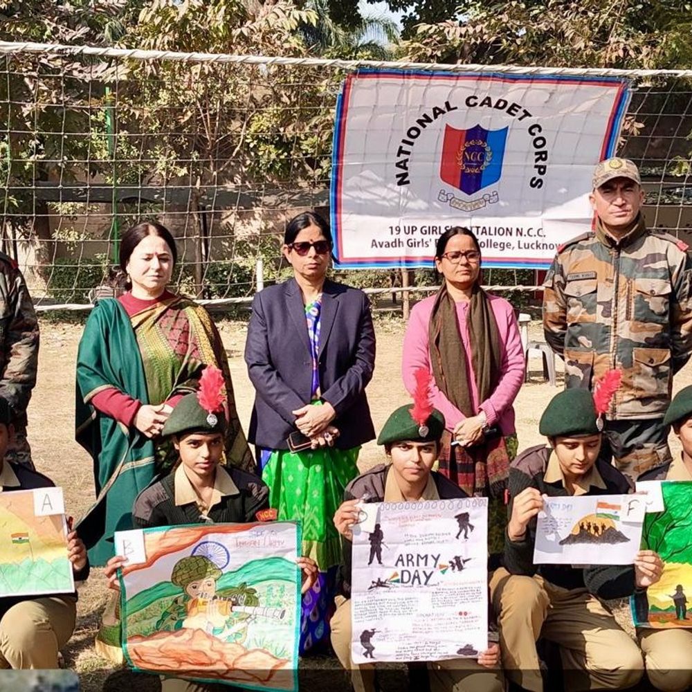 अवध गर्ल्स कॉलेज में सेना दिवस पर प्रतियोगिताएं:छात्राओं ने पोस्टर और कविता पाठ से देशभक्ति दिखाई