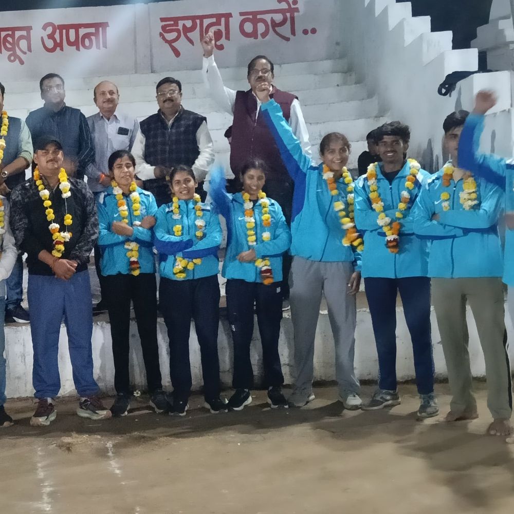 सीनियर नेशनल खो-खो के लिए एमपी टीम रवाना:बेंगलुरु में होने वाली प्रतियोगिता के लिए हरदा में खिलाड़ियों का अभिनंदन