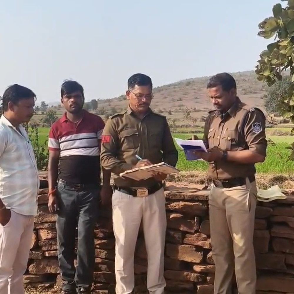 दमोह में खेत में मिला किसान का शव:फसल की रखवाली करने घर से निकला था, ठंड से मौत की आशंका