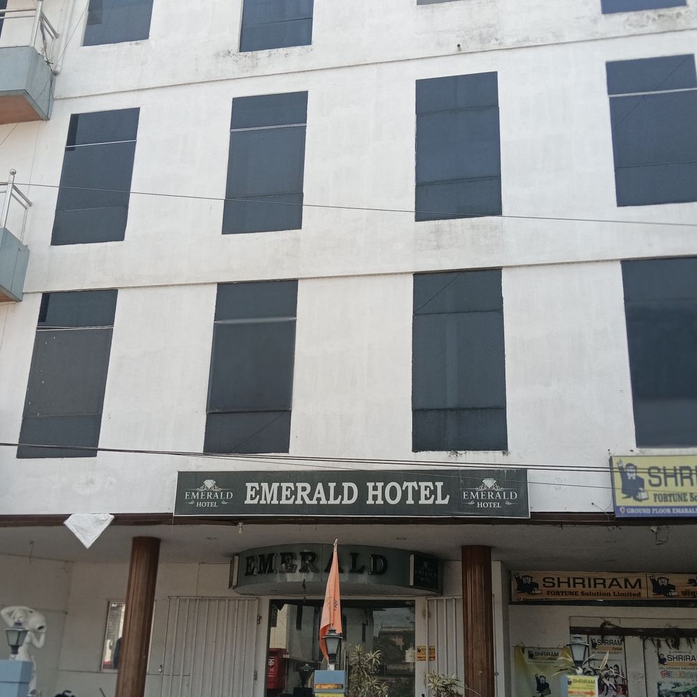 पूर्णिया में होटल मालिक से 10 लाख की रंगदारी मांगी:फोन पर गोली मारने की धमकी दी, पुलिस ने 5 घंटे के अंदर दबोचा