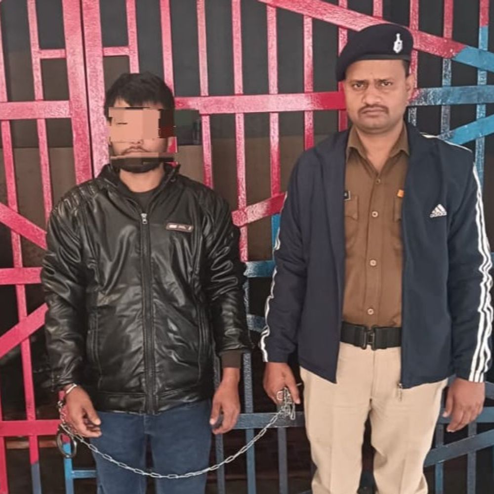 पूर्णिया में घर से 18.11 ग्राम स्मैक बरामद:मौके से एक तस्कर गिरफ्तार, मोबाइल जब्त; पकड़े गए खेप की कीमत 1 लाख