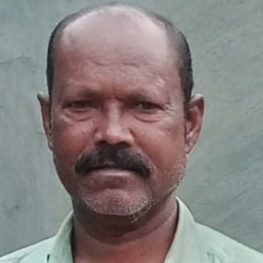 आर्थिक तंगी से परेशान शख्स ने की आत्महत्या:घायल बेटे के इलाज के लिए पैसे नहीं जुटा पाने से था परेशान, फंदे से लटकी मिली लाश