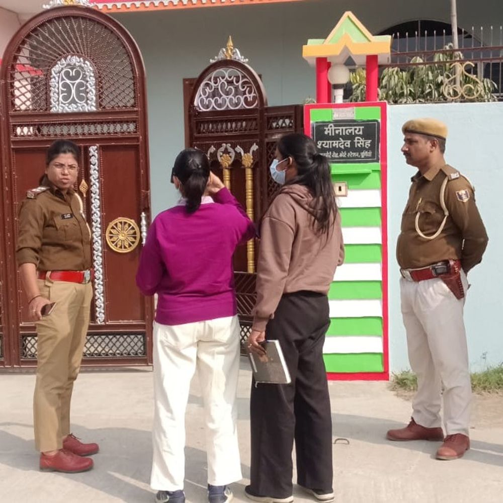 फंदे से झूलती मिली ब्लॉक को-ऑपरेटिव ऑफिसर की पत्नी:पति संग सीरियल देख रही थी, अचानक कमरे में जाकर लगाई फांसी; मां की मौत से डिप्रेशन में थी