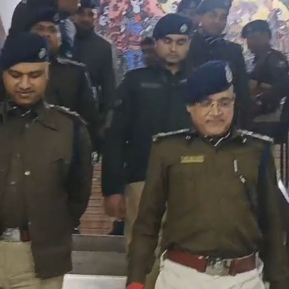 समस्तीपुर पहुंचे डीआईजी मनोज कुमार तिवारी:शराब तस्करों पर पैनी नजर रखने के निर्देश; सीएम के कार्यक्रम को लेकर सुरक्षा-व्यवस्था का लिया जायजा