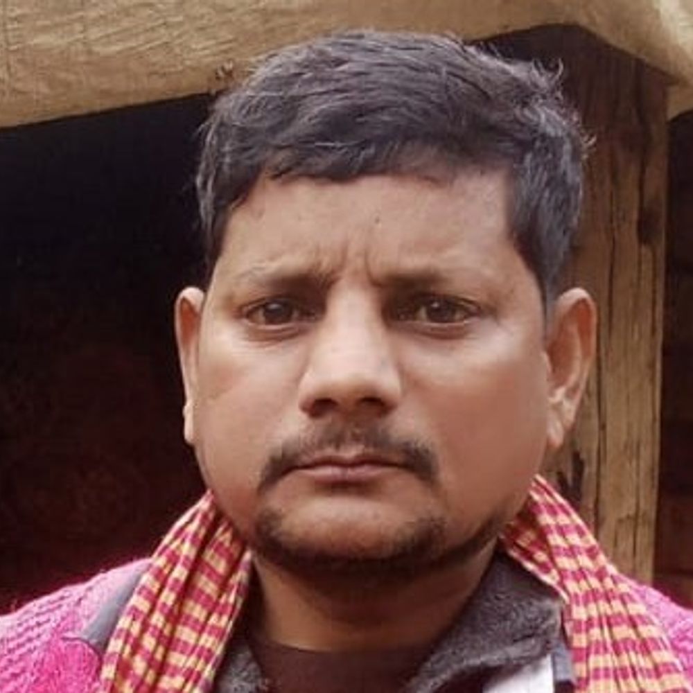 देवरिया में संविदा बिजली कर्मी की मौत:परिसर में अचेत हालत में मिले, नौकरी और 50 लाख मुआवजे की मांग