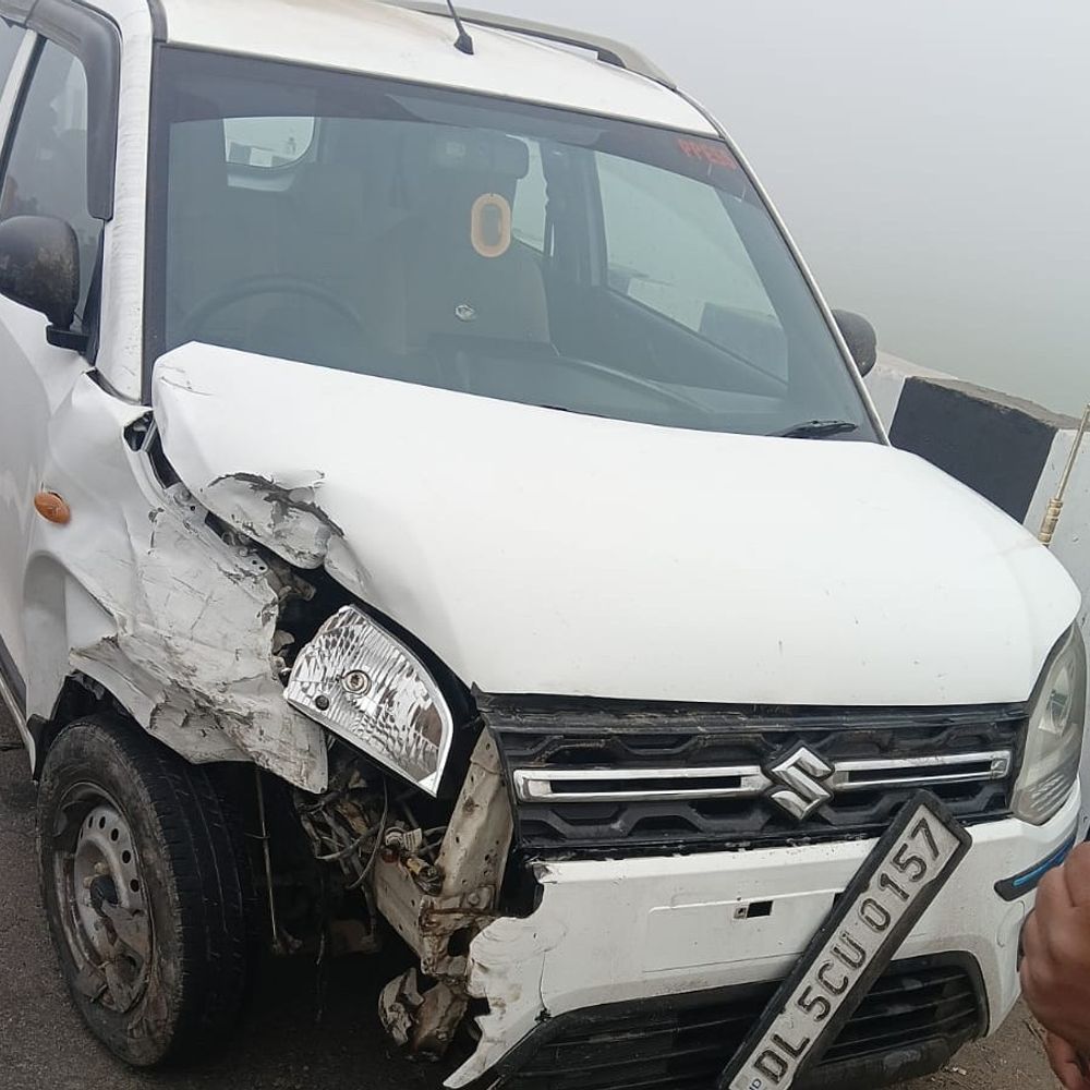 एटा में घने कोहरे से 7 वाहन टकराए:कानपुर हाईवे पर हादसा, कोई घायल नहीं, रास्ता सुचारु