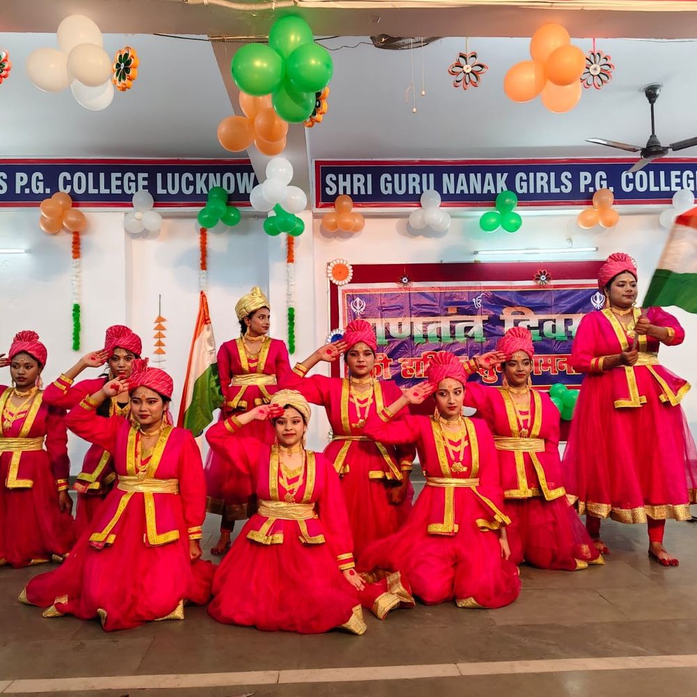श्रीगुरु नानक गर्ल्स कॉलेज में गणतंत्र दिवस मनाया:संविधान अपनाने की स्मृति में उत्साहपूर्वक मनाया गया राष्ट्रीय पर्व