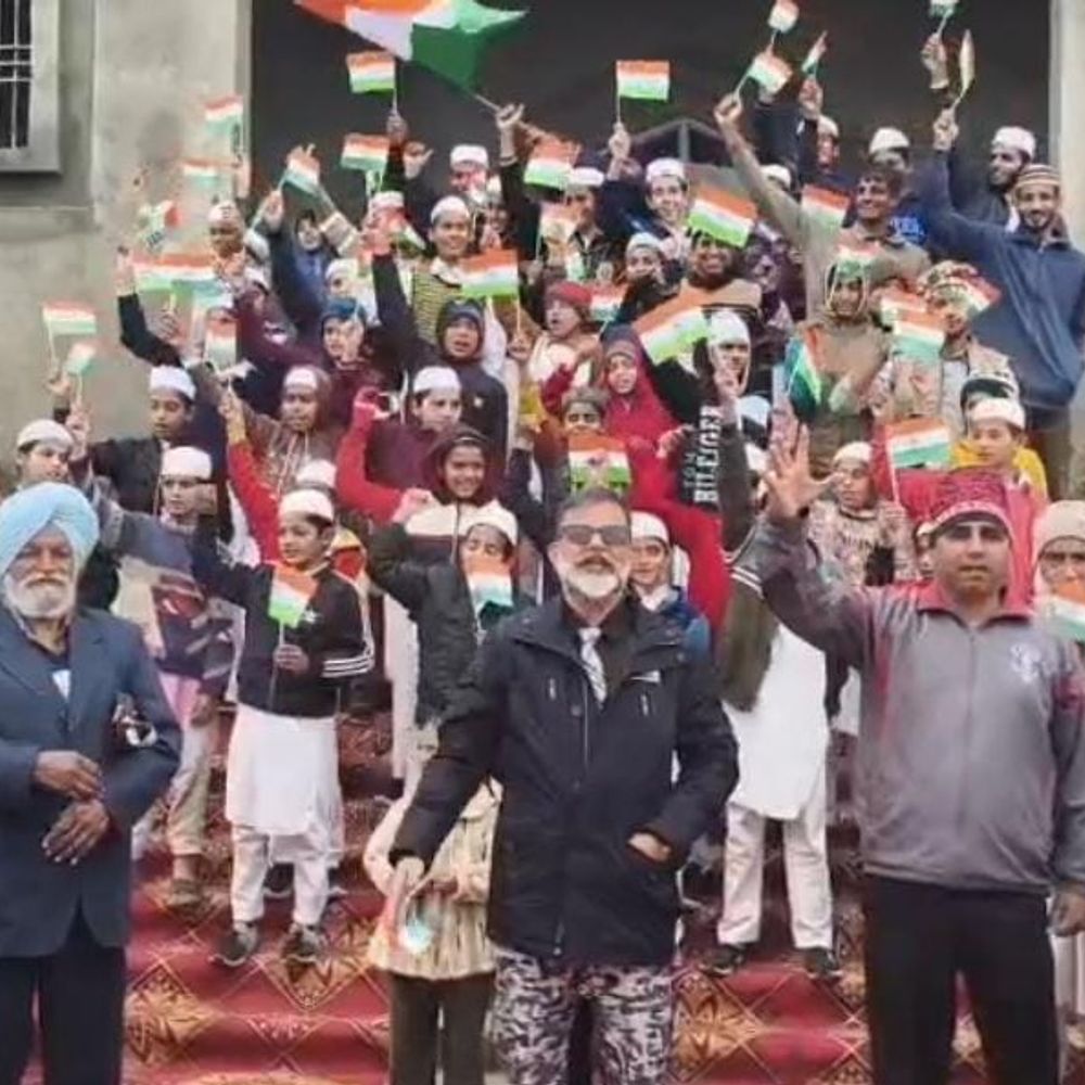 पठानकोट के मदरसों में मना गणतंत्र दिवस:राष्ट्रगान के साथ ‘सारे जहां से अच्छा’ गाया, देशभक्ति का प्रदर्शन