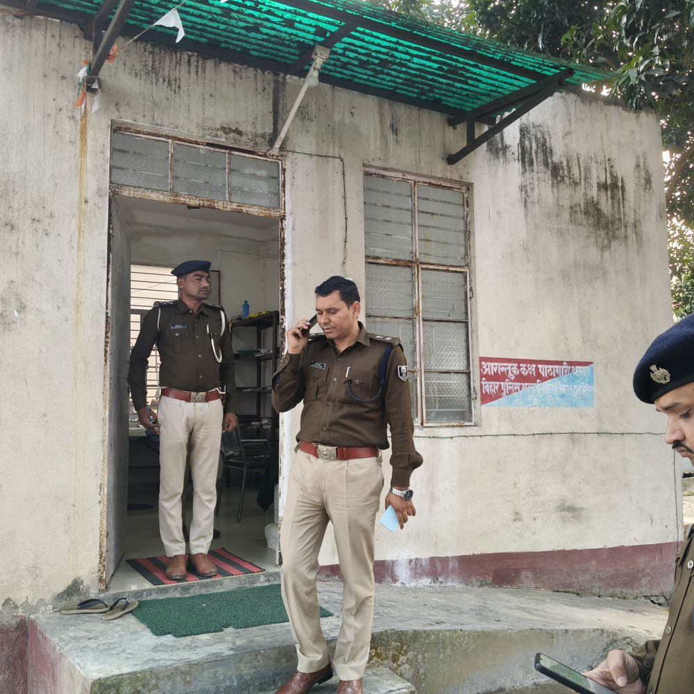 किशनगंज में पाठामाढ़ी थानाध्यक्ष सोना कुमार निलंबित:SP को नहीं दी थी भारत-नेपाल सीमा से जुड़े विवाद की जानकारी, मामले की होगी जांच