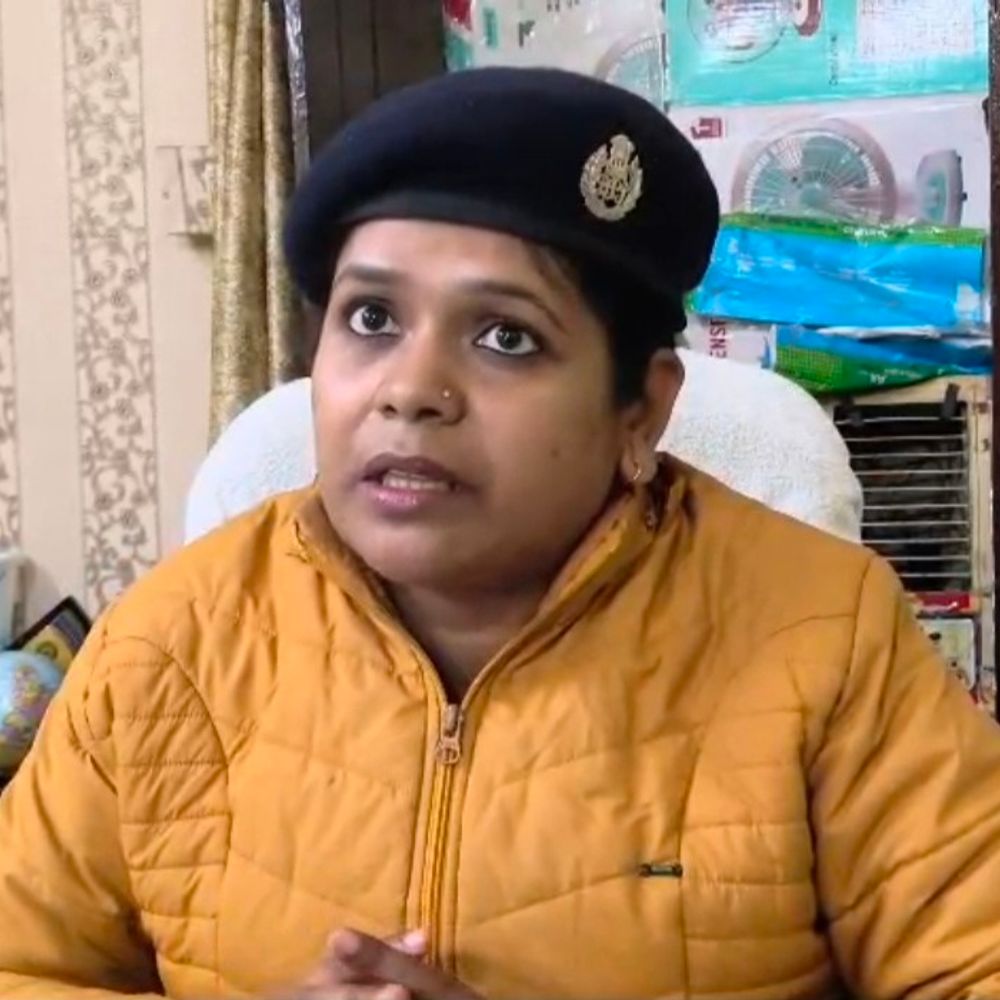 शेखपुरा में 8 साइबर ठग अरेस्ट:फर्जी लोन दिलाने के नाम पर करते थे ठगी, आपत्तिजनक सामग्री बरामद