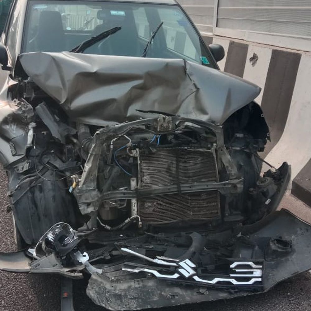 बागपत में दिल्ली-देहरादून कॉरिडोर पर हादसा:घने कोहरे के कारण आधा दर्जन से अधिक वाहन टकराए, 12 घायल