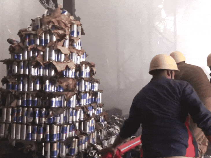 पश्चिम बंगाल में दो गोदामों में आग, 8 की मौत:कई मजदूर लापता, सात घंटे में 12 दमकल गाड़ियों ने आग बुझाई