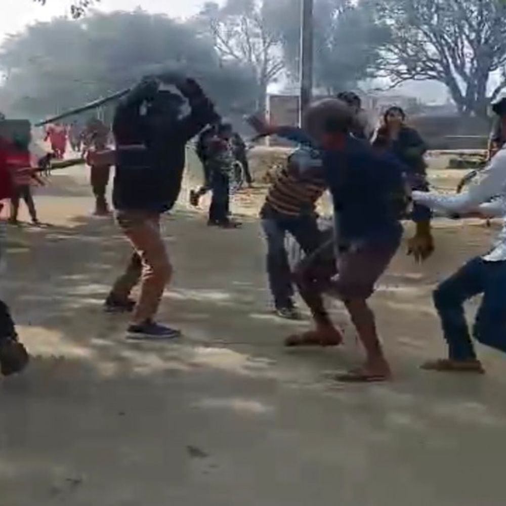 शाहजहांपुर में कोटेदार और परिवार पर हमला, VIDEO:राशन तौल को लेकर हुआ विवाद, कोटेदार समेत 3 घायल