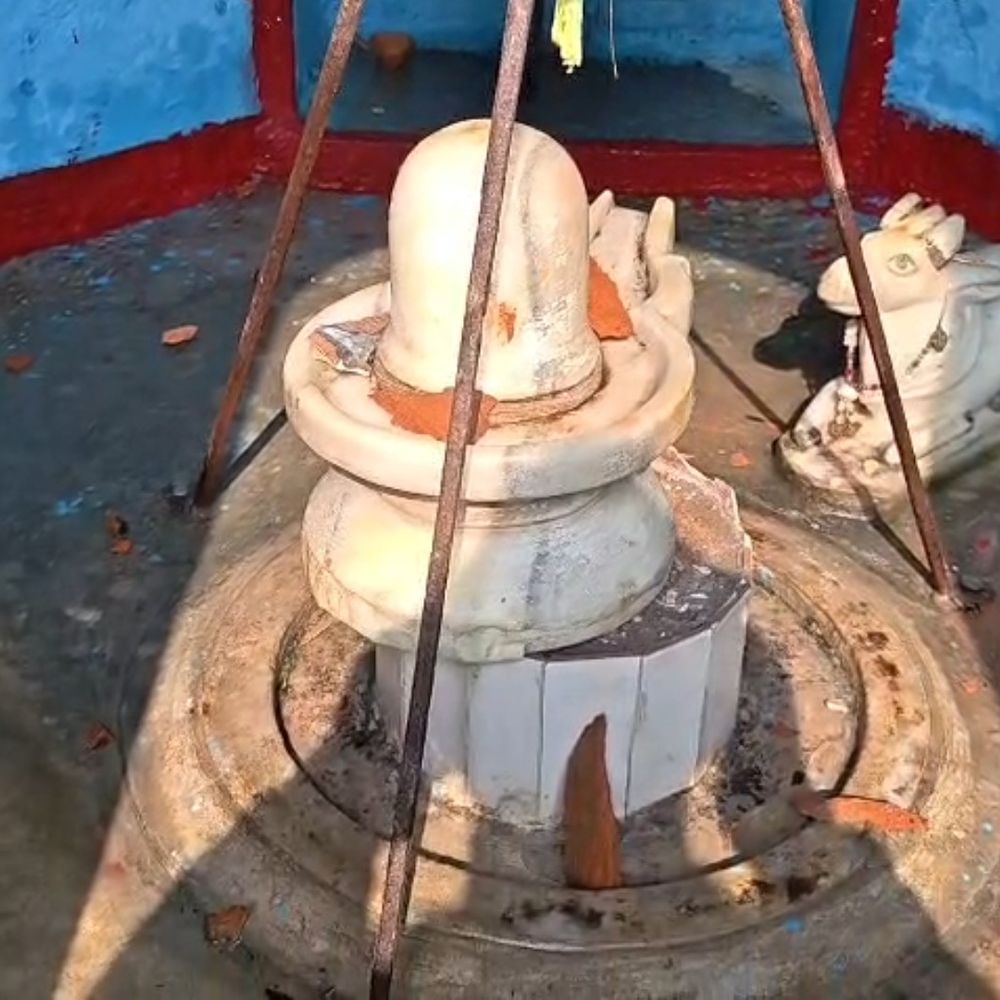 हरदोई में शिवलिंग हटने की अफवाह:मंदिर के जीर्णोद्धार के कारण हटाया गया था शिवलिंग