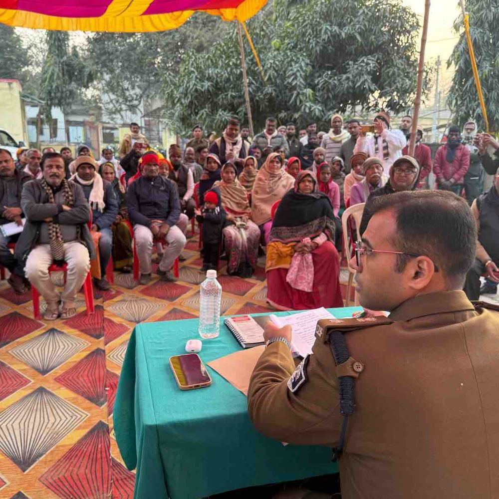 मोतिहारी एसपी ने दो अनुसंधानकर्ता निलंबित किए:पकड़ीदयाल थाना जनता दरबार में 36 मामलों की सुनवाई के बाद कार्रवाई