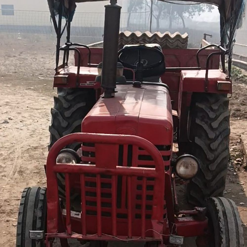 मधुबनी में कथित चोरी का करकट-पाइप मामला उलझा:बीडीओ के बदले बयान से संदेह गहराया, ग्रामीण बोले- बिना जांच पूरी किए वाहन छोड़ा गया