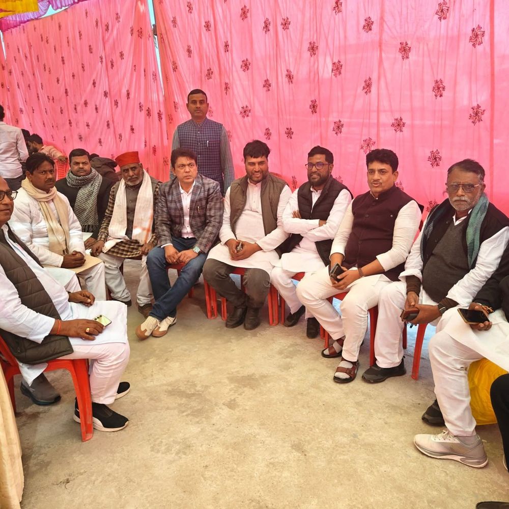 सीवान में महागठबंधन का चूड़ा-दही भोज आयोजित:सुबह से ही जुटने लगी भीड़, कांग्रेस नेतृत्व में सभी दलों के कार्यकर्ता हुए शामिल