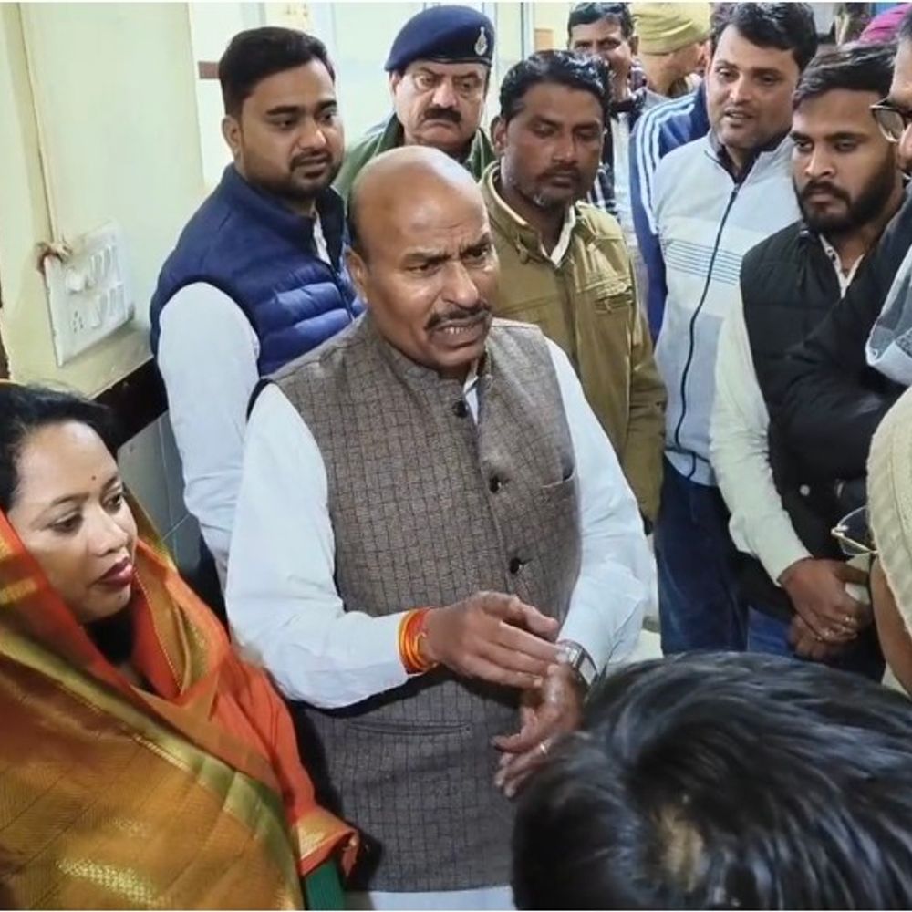 पृथ्वीपुर स्वास्थ्य केंद्र में केंद्रीय मंत्री का औचक निरीक्षण:डॉक्टरों की कमी, एक्स-रे मशीन बंद पर दिए सख्त निर्देश, बोले-लापरवाही बर्दाश्त नहीं