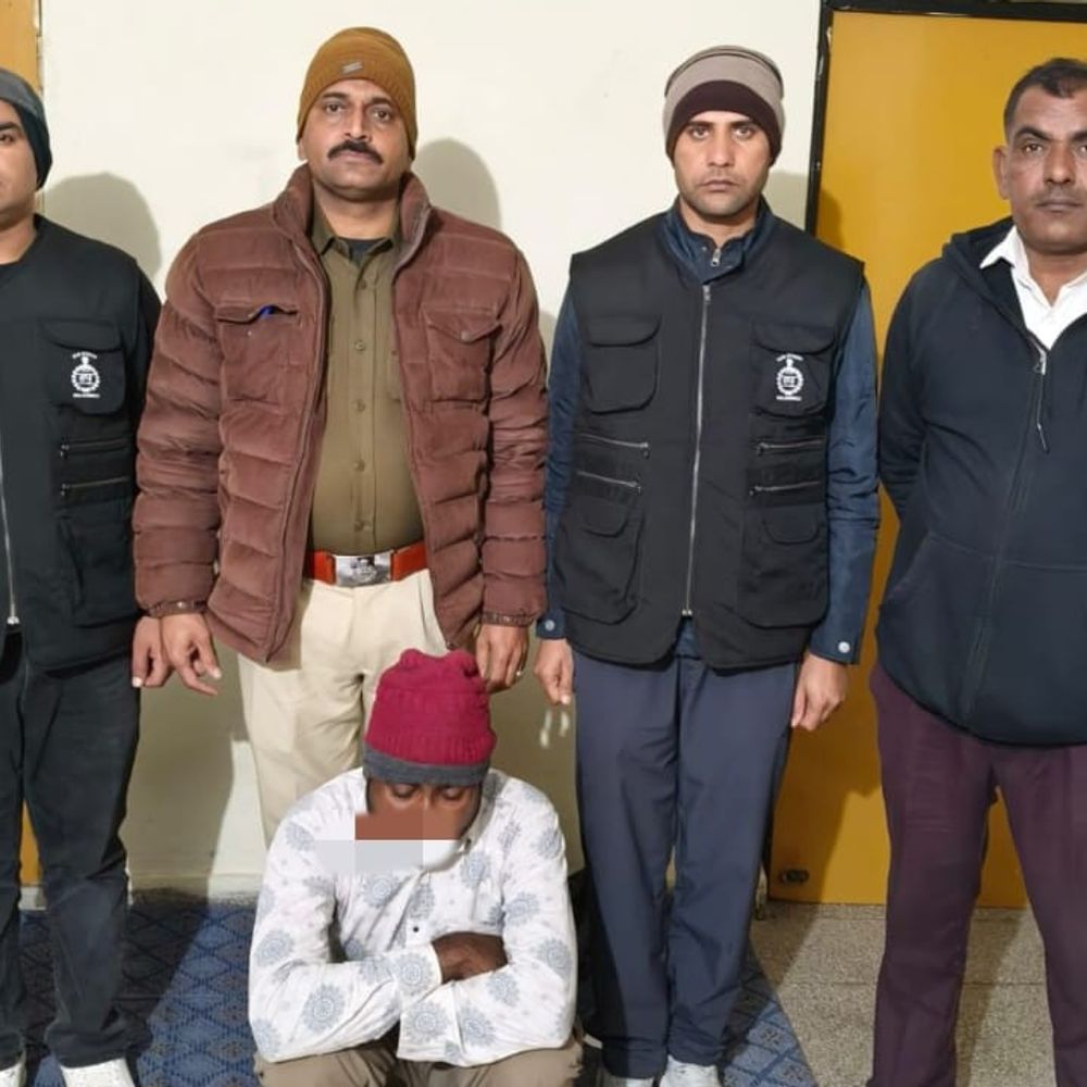 सिरसा में नशा तस्कर गिरफ्तार:2 लाख रुपए की हीरोइन बरामद, सीआईए स्टाफ कालांवाली की कार्रवाई