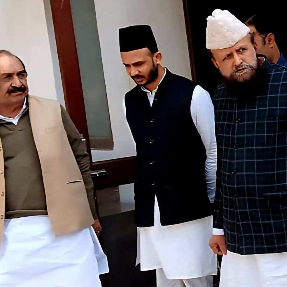 सपा विधायक इकबाल महमूद ने शंकराचार्य अविमुक्तेश्वरानंद का किया समर्थन:बोले- सरकार ने पहले मुसलमान को और अब शंकराचार्यों को निशाना बनाया