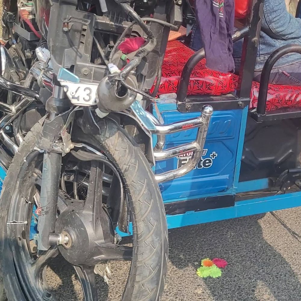 मधेपुरा में बाइक-ट्रैक्टर टक्कर में युवक की मौत:नानी गांव जा रहा था बाइक सवार दो युवक, दूसरे की स्थिति गंभीर