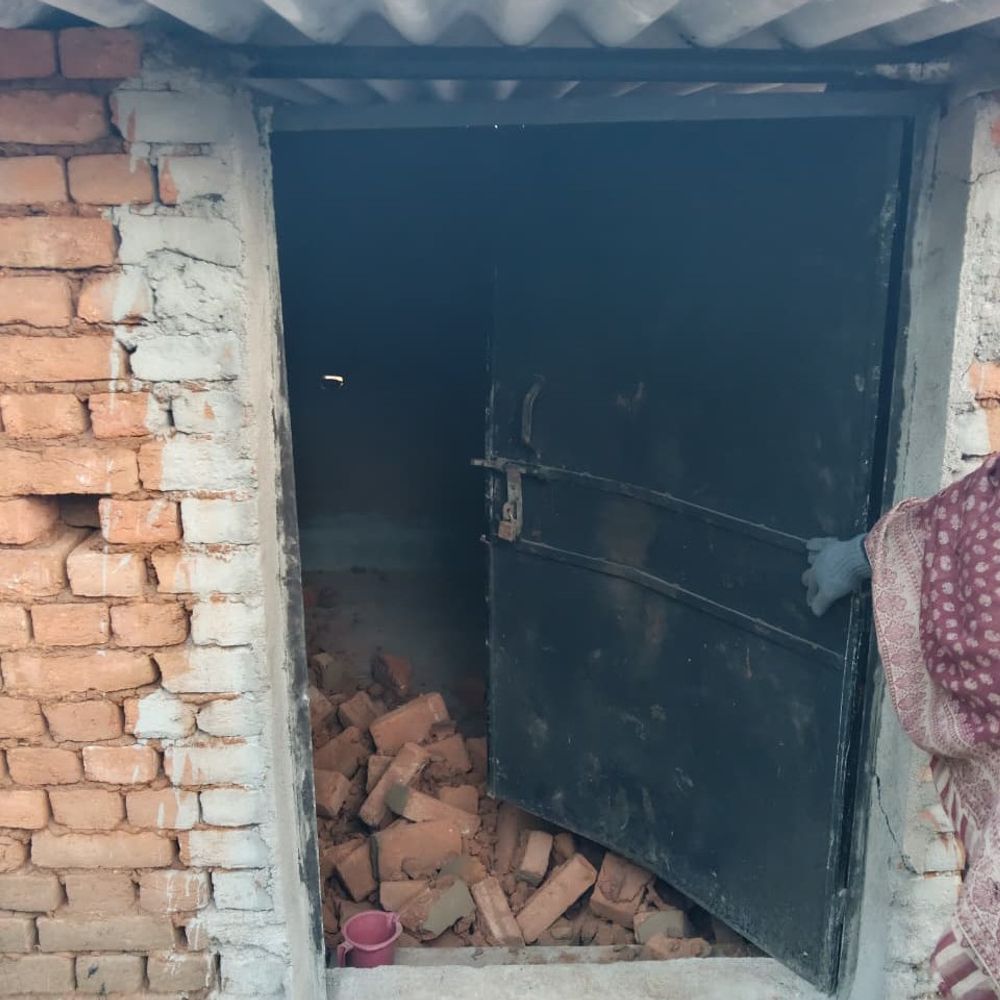 रामगढ़ के कांकेबार में हाथियों का उत्पात:फसलों के बाद अब घरों को भी पहुंचा रहे नुकसान, ग्रामीण दहशत में