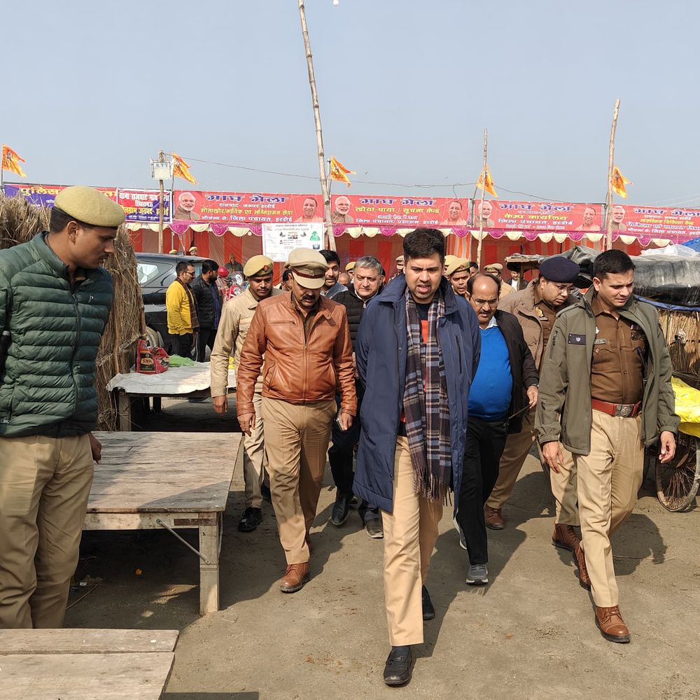 हरदोई DM-SP ने राजघाट माघ मेला सुरक्षा जांची:शांतिपूर्ण आयोजन हेतु दिए कड़े निर्देश, सुविधाओं का भी लिया जायजा