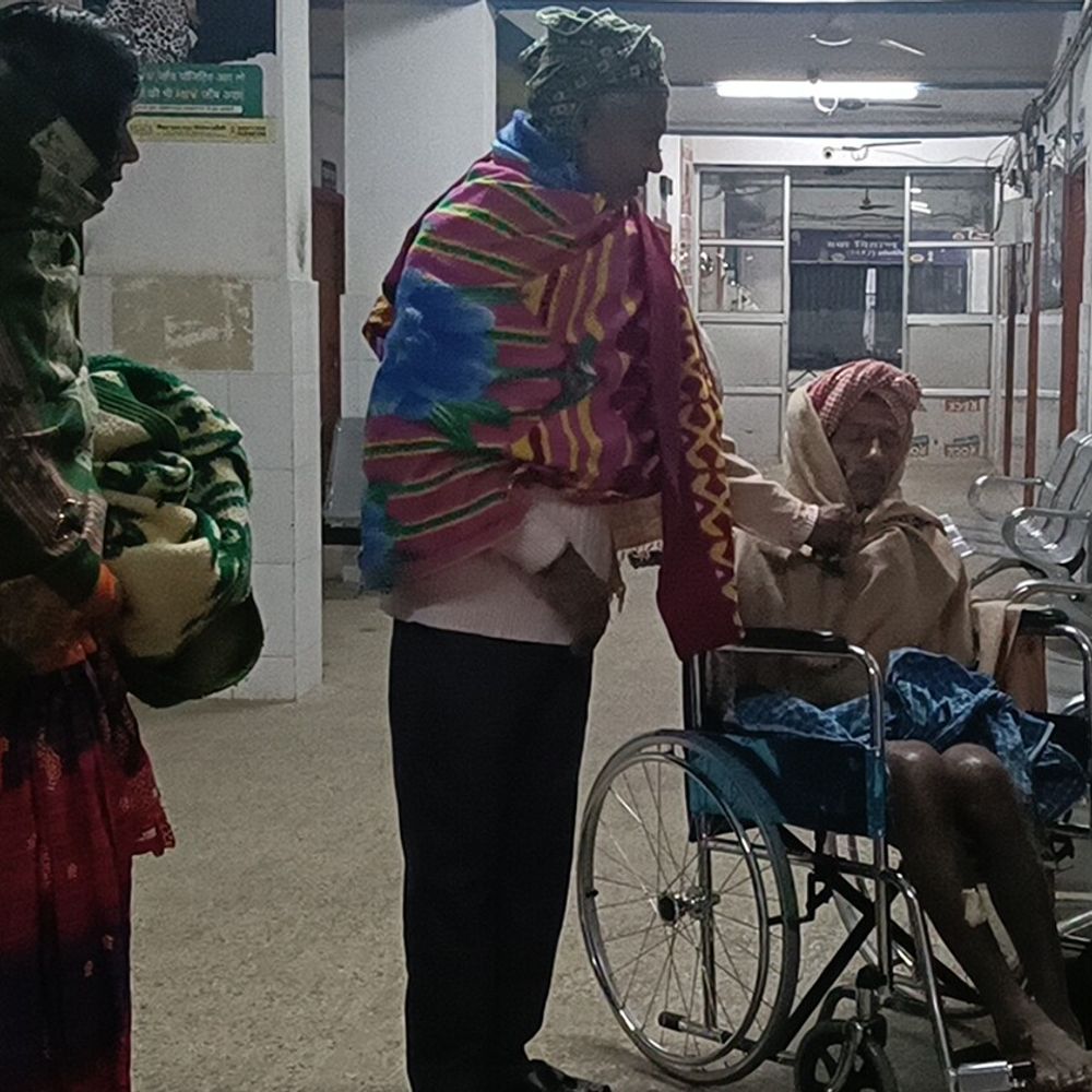 जमुई में पड़ोसी ने लाठी-डंडे से बुजुर्ग को पीटा:पुरानी रंजिश में लड़ाई, बहू और भतीजे पर भी अटैक, 3 घायल