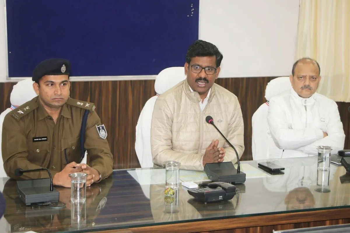 कलेक्टर का अल्टीमेटम! डेडलाइन तोड़ी तो नपेंगे पटवारी, कटेगा वेतन