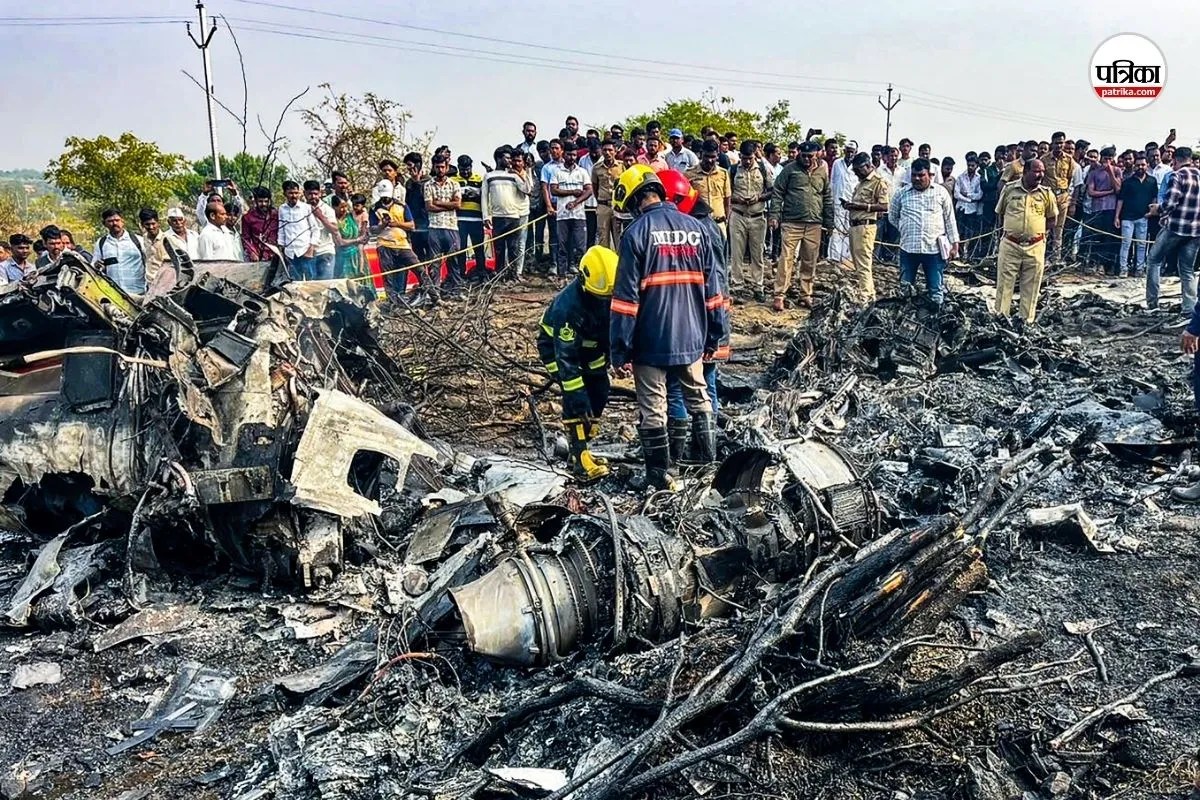Ajit Pawar Plane Crash: समर्थकों के सामने ही जलकर खाक हो गया अजित पवार का विमान, लोगों ने कहा- हम भागकर पहुंचे तो वे…