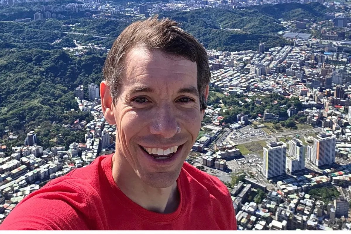 ताइपे 101 फतह: रॉक क्लाइंबर एलेक्स होनोल्ड का ऐतिहासिक कारनामा, बिना रस्सी 91 मिनट में की चढ़ाई