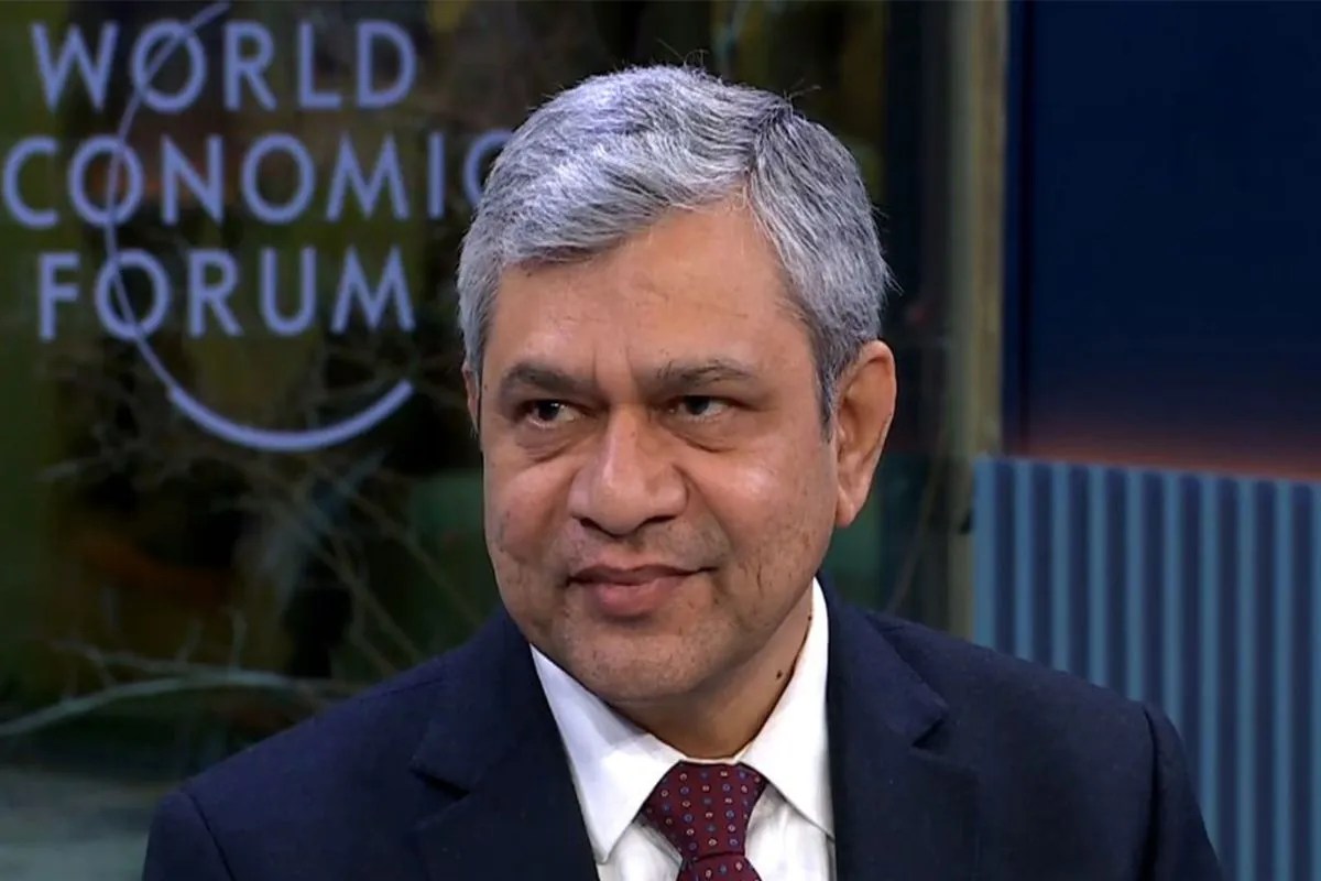 दावोस में अश्विनी वैष्णव: भारत की विकास रफ्तार सबसे तेज़, जल्द आएंगे स्वदेशी मोबाइल ब्रांड