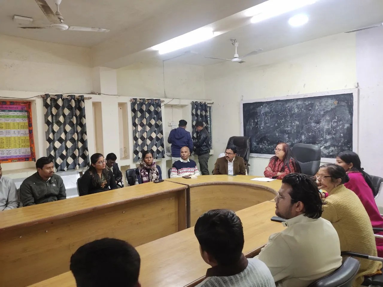 छह माह का वेतन अटका, जवाबदेही से बचता स्वास्थ्य तंत्र