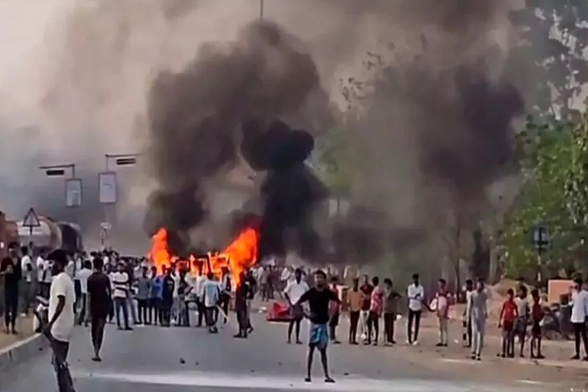 बांग्लादेश में एक और हिंदू की हत्या, चंचल भौमिक को गैरेज के अंदर जिंदा जलाया