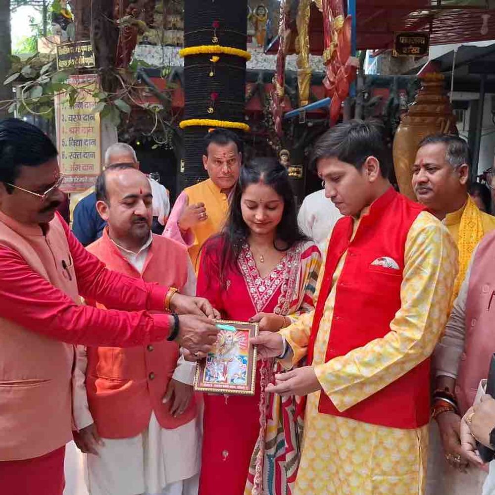 मोतिहारी के सीकरीया फार्मेसी कॉलेज में बसंत पंचमी:छात्रों ने की मां सरस्वती की पूजा, नवनिर्मित कार्यालय का शुभारंभ