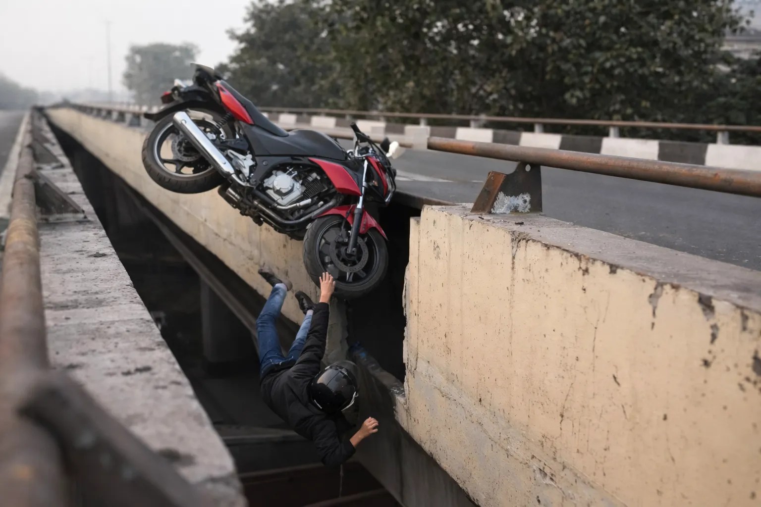 वजीरपुरा फ्लाईओवर पर फिर बड़ा हाद्सा! इंजीनयरिंग की खामी की आशंका में जांच की सिफारिश