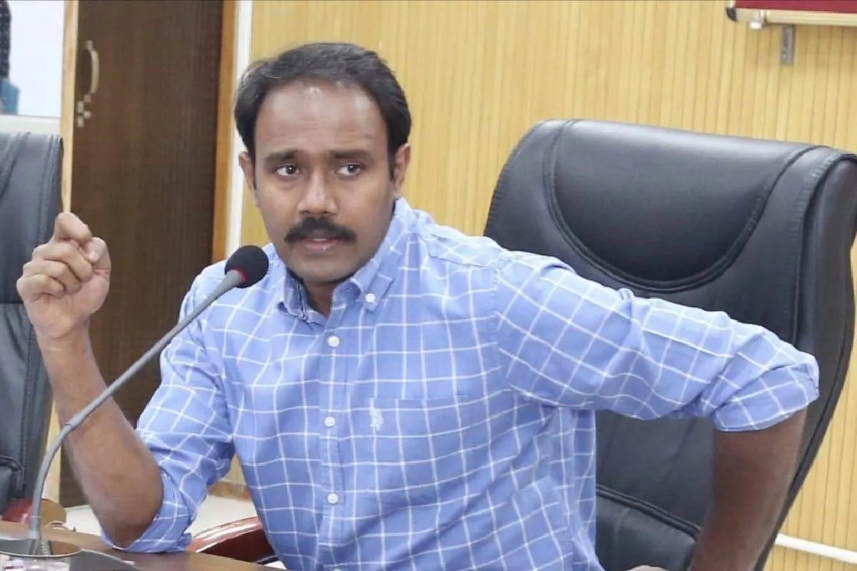 कलेक्टर का बड़ा एक्शन, ‘ऑन द स्पॉट’ पटवारी निलंबित, प्रभारी तहसीलदार को नोटिस