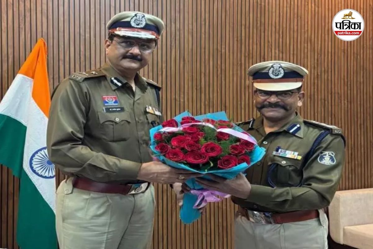 Raipur Police Commissioner: पुलिस कमिश्नरेट प्रणाली लागू, 2004 बैच के IPS डॉ. संजीव शुक्ला ने संभाला पदभार, 21 शहरी थाने शामिल