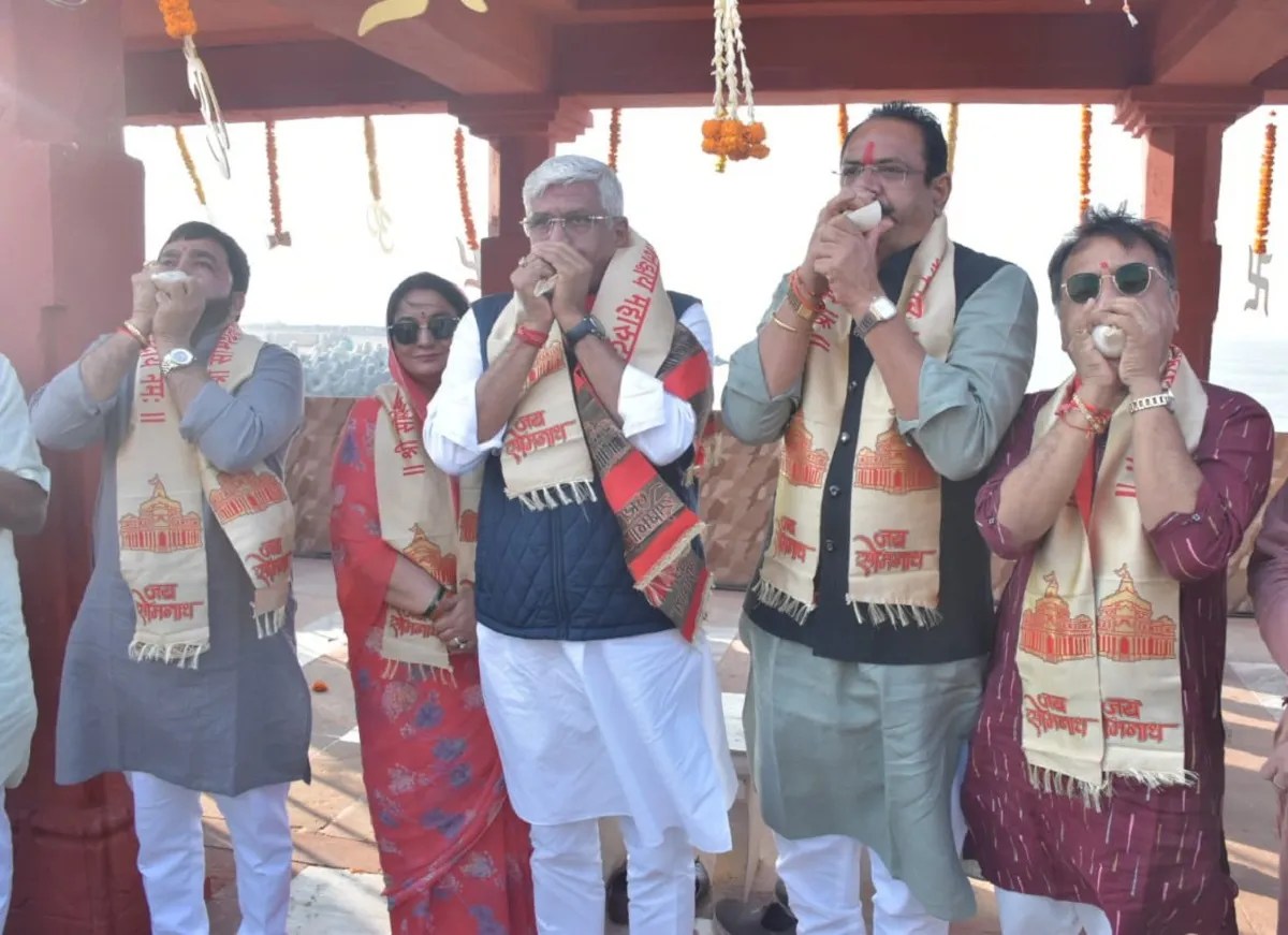 शंखनाद के साथ सोमनाथ स्वाभिमान पर्व का शुभारंभ, 72 घंटे का अखंड ॐकार जाप आरंभ