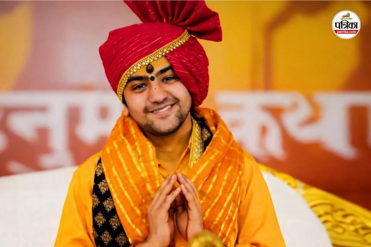 Dhirendra Shastri Education: विवादों के बीच चर्चा में बागेश्वर सरकार, जानिए कितने पढ़े-लिखे हैं धीरेंद्र शास्त्री