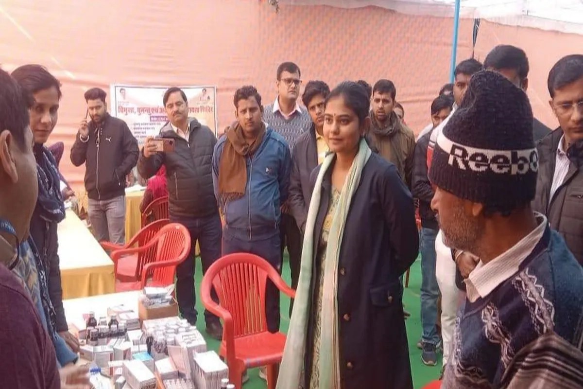 घुमन्तु समुदाय सहायता शिविर का कलक्टर डॉ. आर्तिका शुक्ला ने किया निरीक्षण