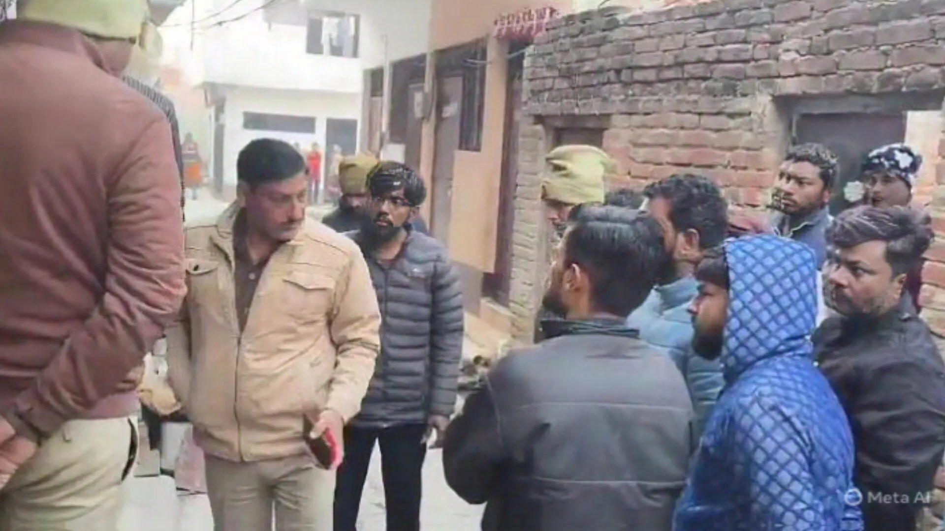 पत्नी की हत्या कर युवक फांसी के फंदे पर लटका, तीन बच्चे हुए अनाथ, मचा कोहराम