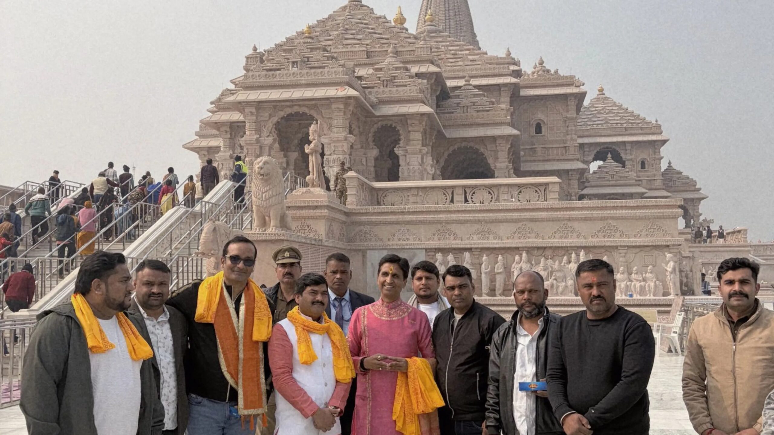 कुमार विश्वास प्रयागराज की घटना पर बोले- प्रशासन संतों की गरिमा का ध्यान रखे, राजनाथ सिंह की तारीफ