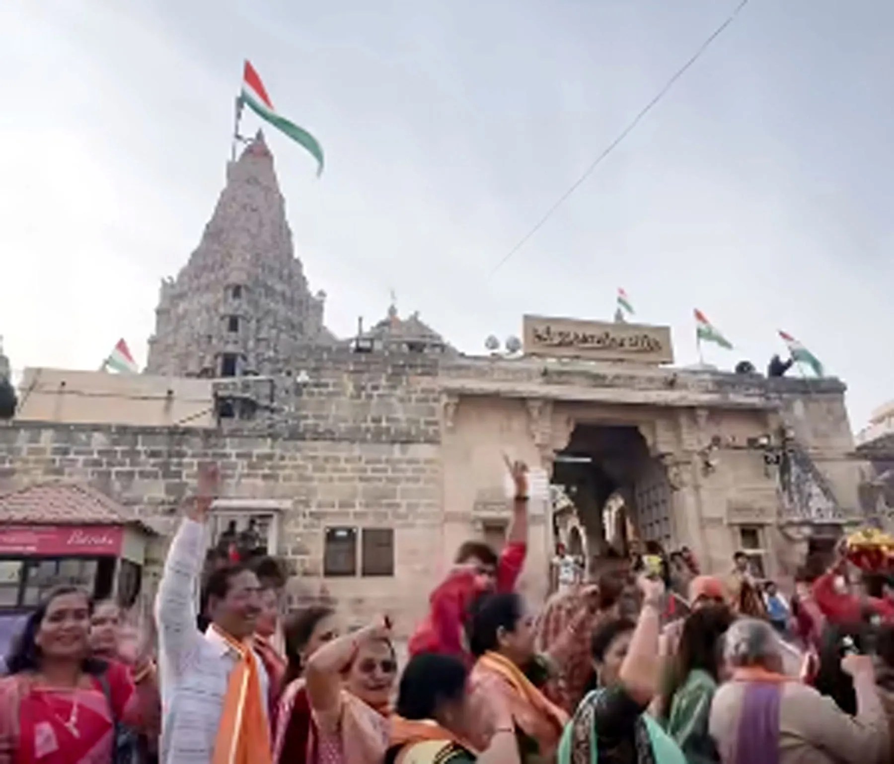 गुजरात के प्रसिद्ध तीर्थ-धार्मिक स्थलों को गणतंत्र दिवस पर तिरंगे से श्रृंगार